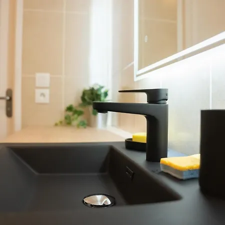 De Florigny Avec Parking Souterrain Et Terrasse